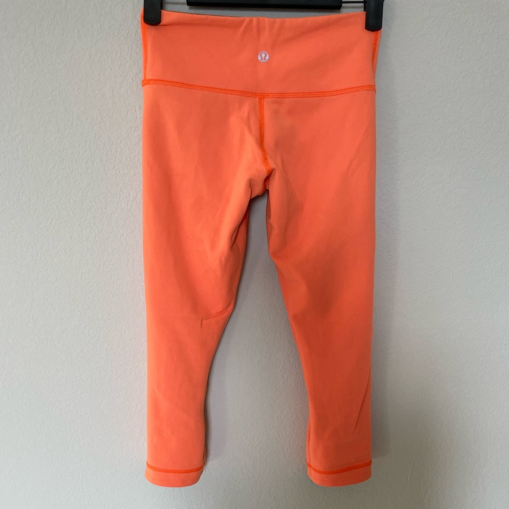 Lululemon Wunder Under crops, reversible